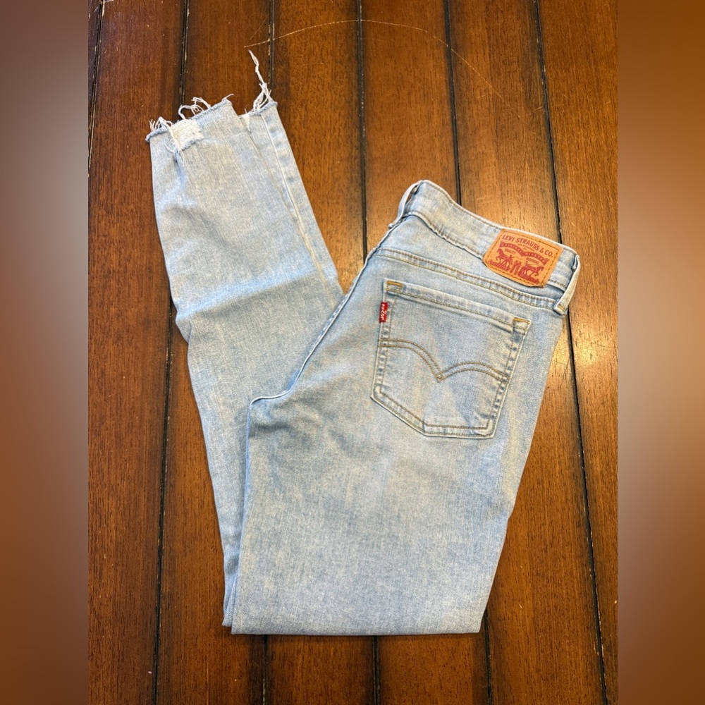 Levi 711 skinny jeans